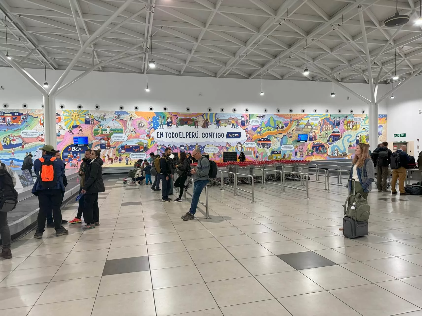 Esteira de bagagem no Aeroporto de Lima