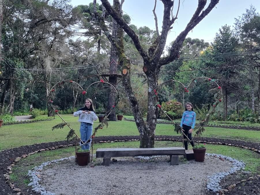 No Bosque do Silêncio, há vários cantinhos para fotos