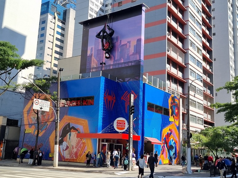 Burger King na Paulista virou Anhaverso