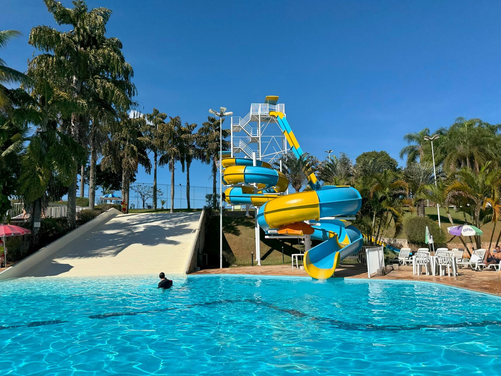 Complexo Aquático do Hotel Villa Santo Agostinho conta com piscinas e toboáguas