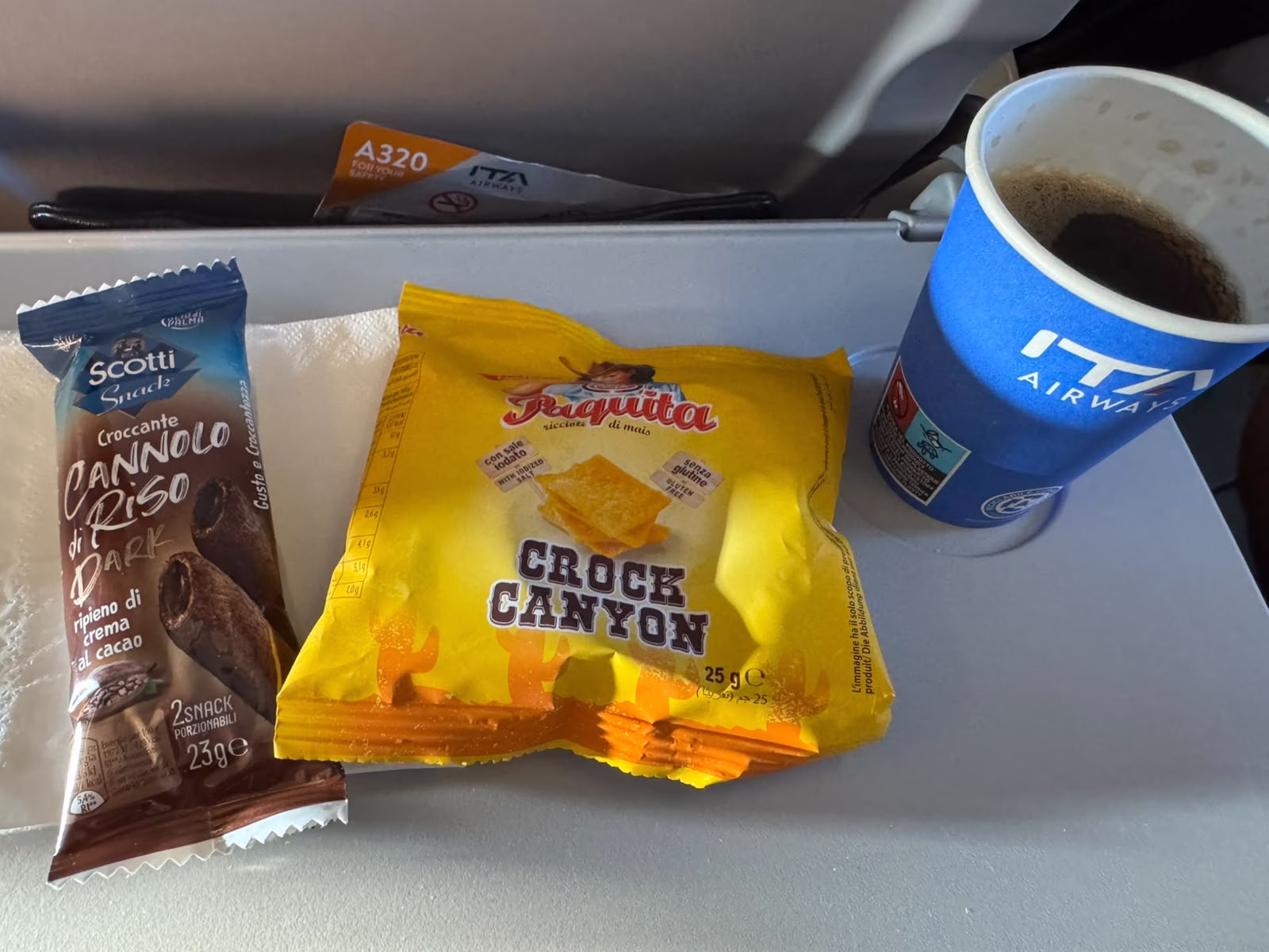 Lanche servido durante o voo da ITA Airways