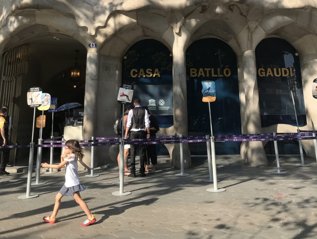 Casa Batlló de Gaudí é imperdível