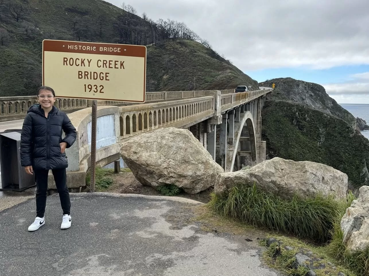 Rocky Creek Bridge, uma das pontes mais icônicas e fotografadas na rota Highway 1