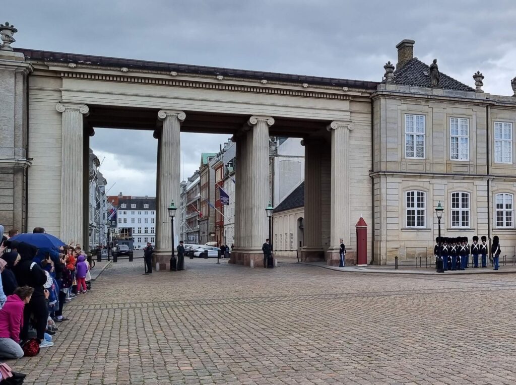 Troca de guarda em Amalienborg